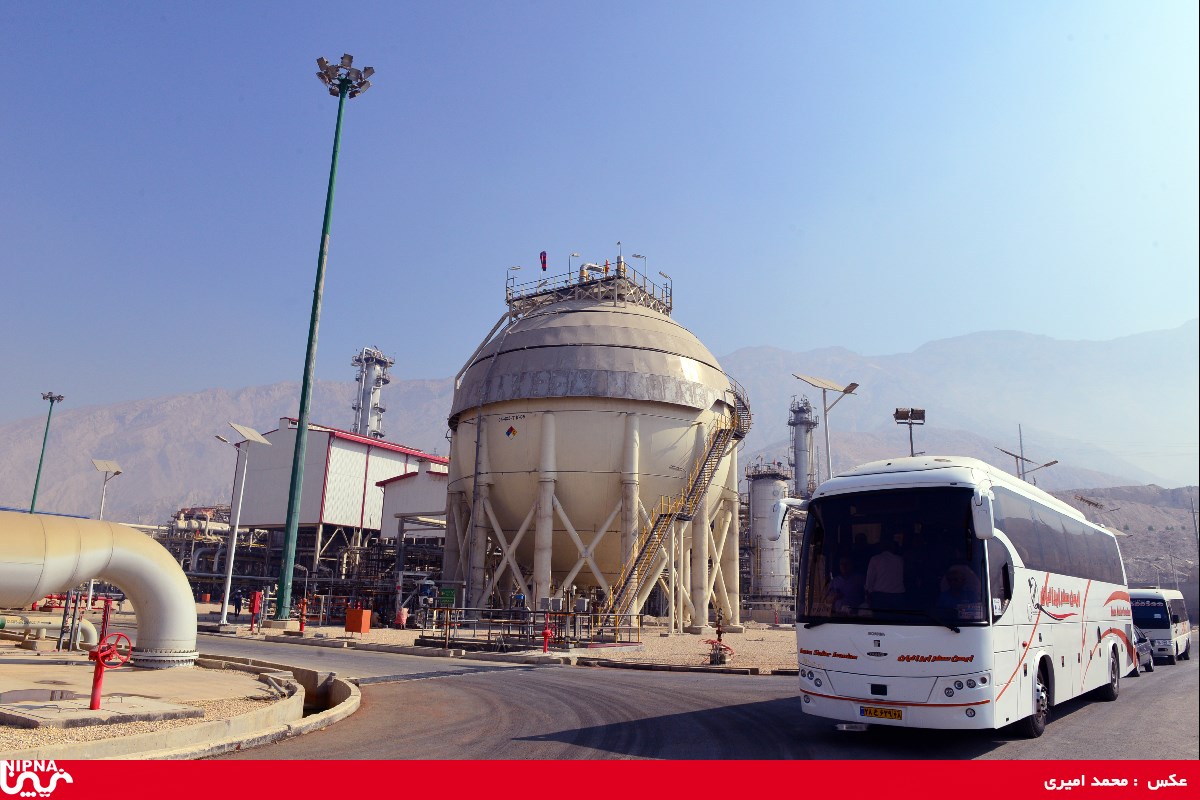 بازدید اساتید و دانشجویان دانشگاه امام صادق(ع) از طرح ها و مجتمع های پتروشیمی عسلویه 98/6/5 7