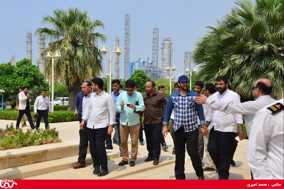بازدید اساتید و دانشجویان دانشگاه امام صادق(ع) از طرح ها و مجتمع های پتروشیمی عسلویه 98/6/5 27