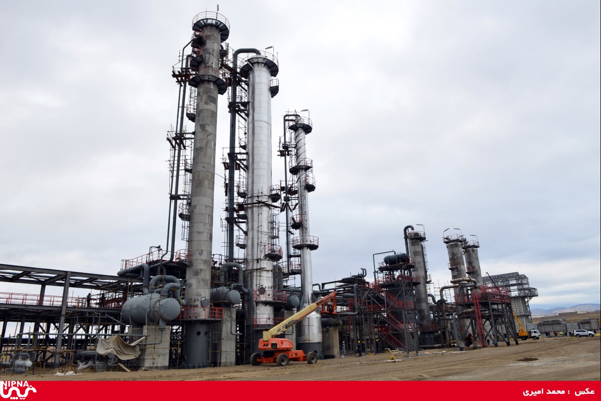 بازدید معاون وزیر نفت به همراه استاندار اردبیل از طرح پتروشیمی آرتا انرژی – 98/6/13 1