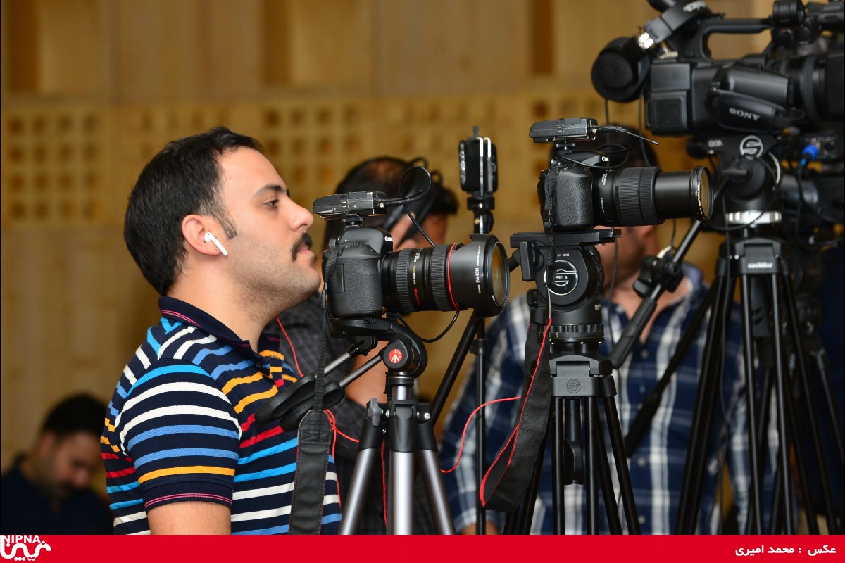 نشست خبری مهندس محمدی معاون وزیر نفت و مدیر عامل شرکت ملی صنایع پتروشیمی با اصحاب رسانه-98/6/25 10