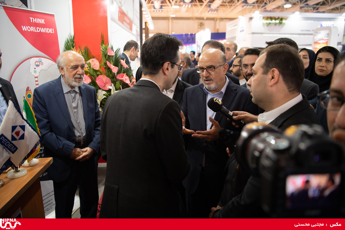 بازدید مدیرعامل شرکت ملی صنایع پتروشیمی از سیزدهمین نمایشگاه ایران پلاست 23