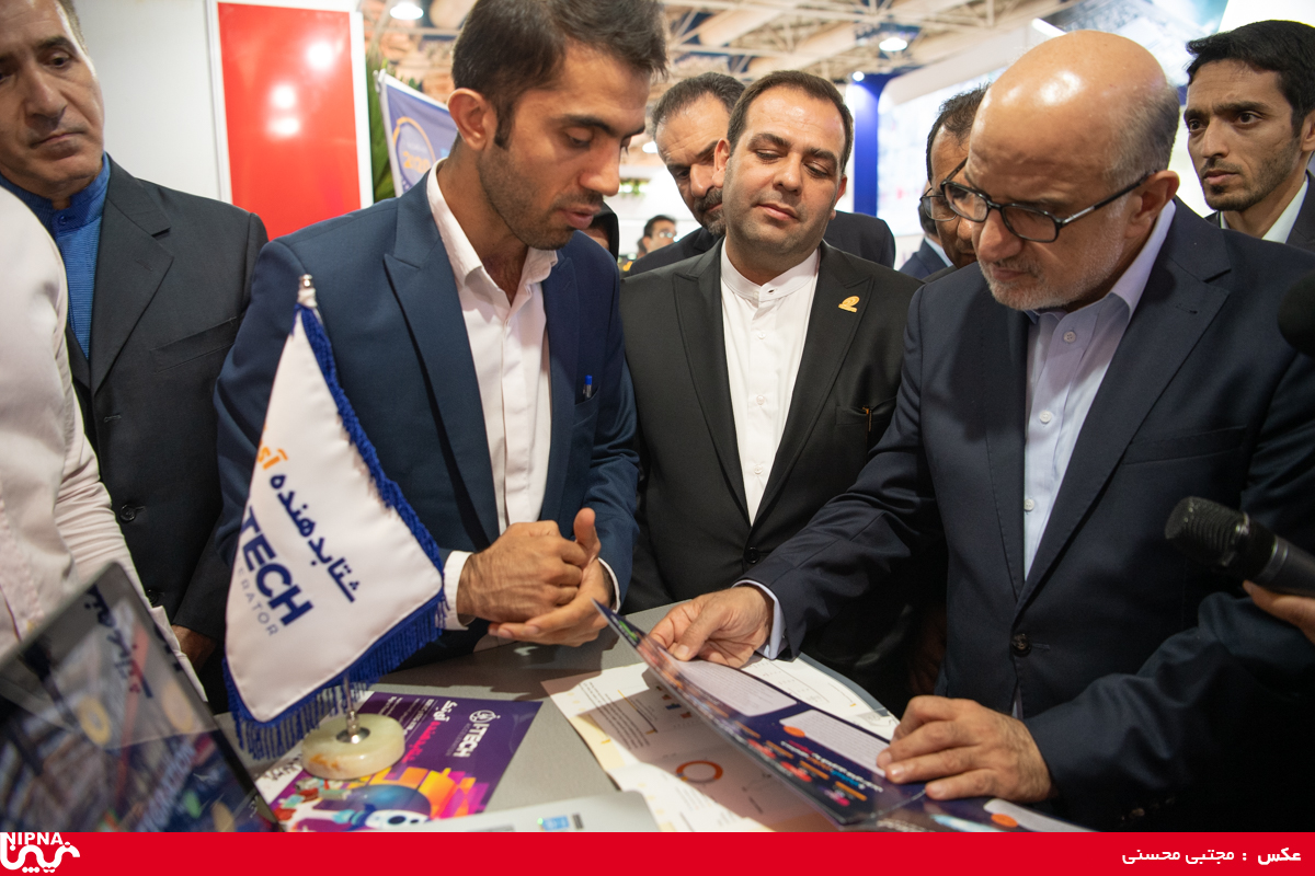 بازدید مدیرعامل شرکت ملی صنایع پتروشیمی از سیزدهمین نمایشگاه ایران پلاست 24