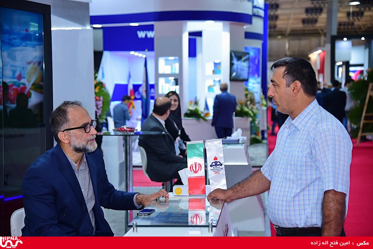 غرفه شرکت ملی صنایع پتروشیمی در دومین روز از نمایشگاه سیزدهم ایران پلاست  11