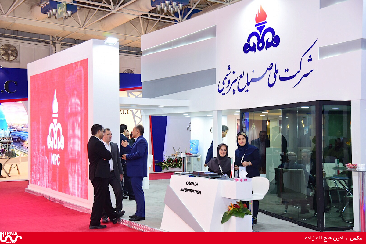 غرفه شرکت ملی صنایع پتروشیمی در دومین روز از نمایشگاه سیزدهم ایران پلاست  15