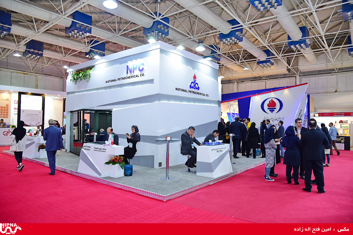 غرفه شرکت ملی صنایع پتروشیمی در دومین روز از نمایشگاه سیزدهم ایران پلاست  17
