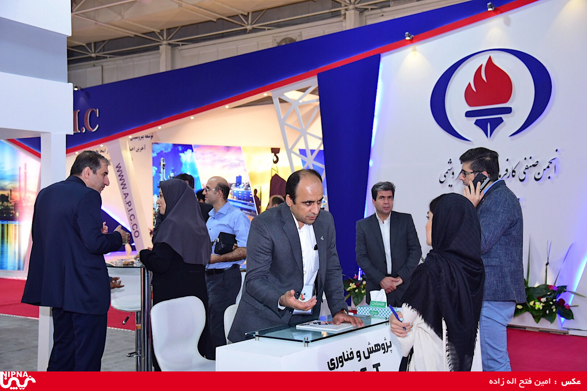 غرفه شرکت ملی صنایع پتروشیمی در دومین روز از نمایشگاه سیزدهم ایران پلاست  18