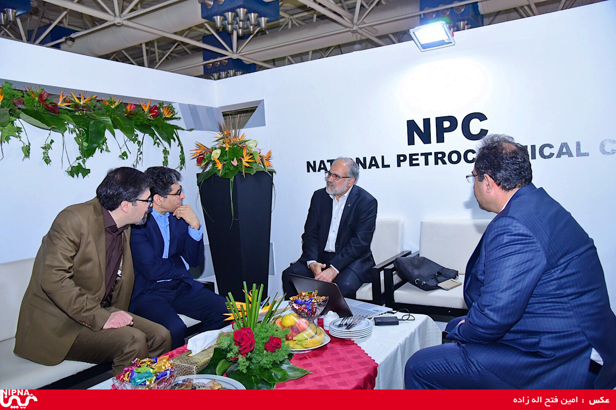 غرفه شرکت ملی صنایع پتروشیمی در دومین روز از نمایشگاه سیزدهم ایران پلاست  19