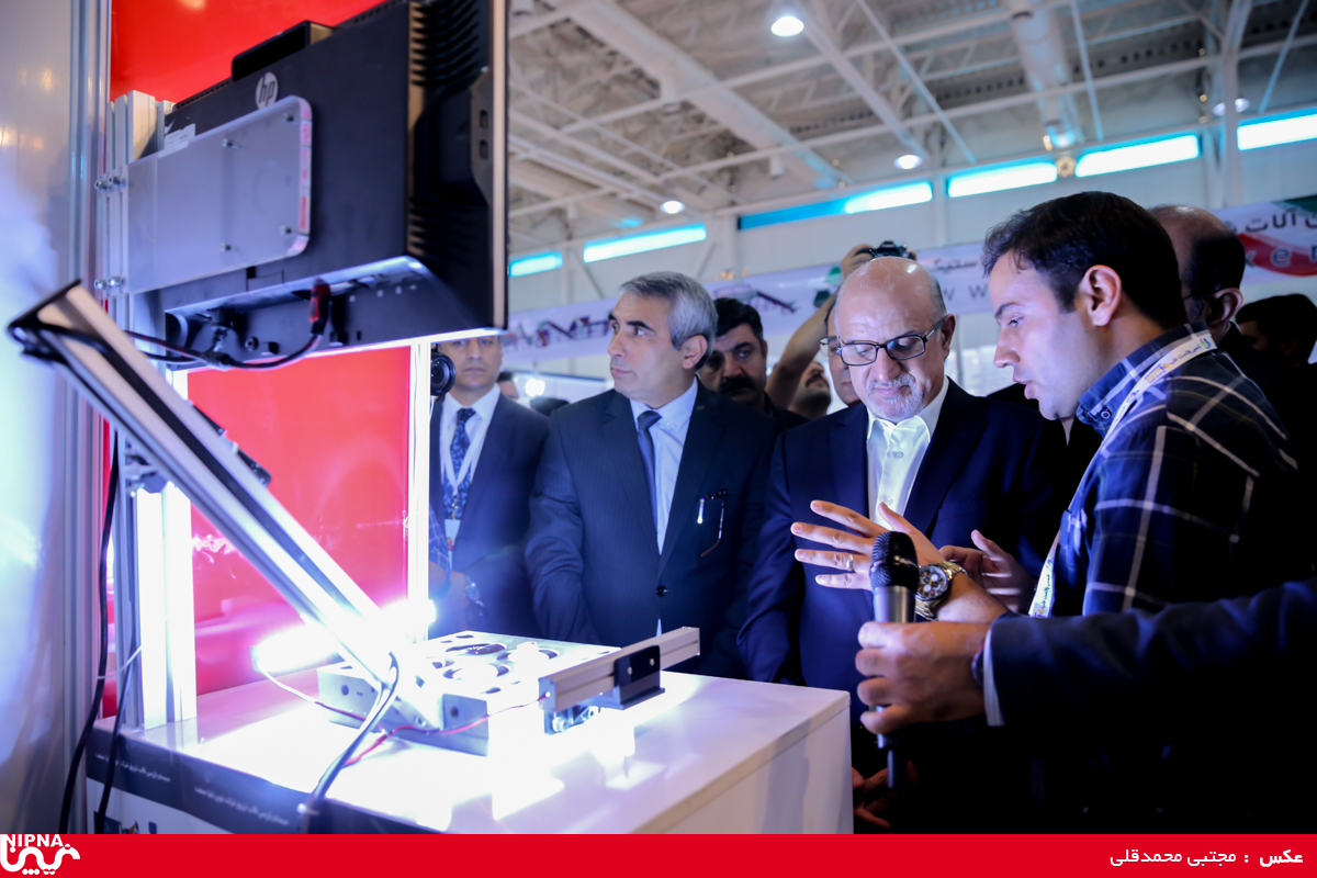 بازدید مدیرعامل شرکت ملی صنایع پتروشیمی در سومین روز از سیزدهمین نمایشگاه ایران پلاست 13