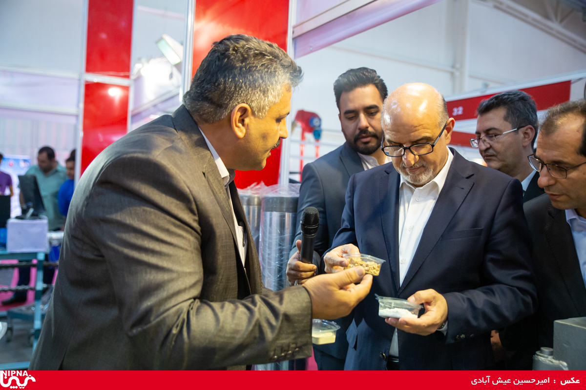 بازدید مدیرعامل شرکت ملی صنایع پتروشیمی در آخرین روز از سیزدهمین نمایشگاه ایران پلاست 8