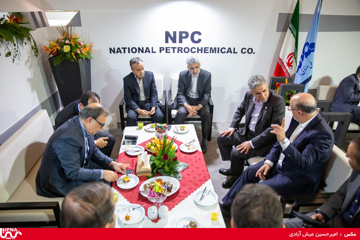 بازدید مدیرعامل شرکت ملی صنایع پتروشیمی در آخرین روز از سیزدهمین نمایشگاه ایران پلاست 10