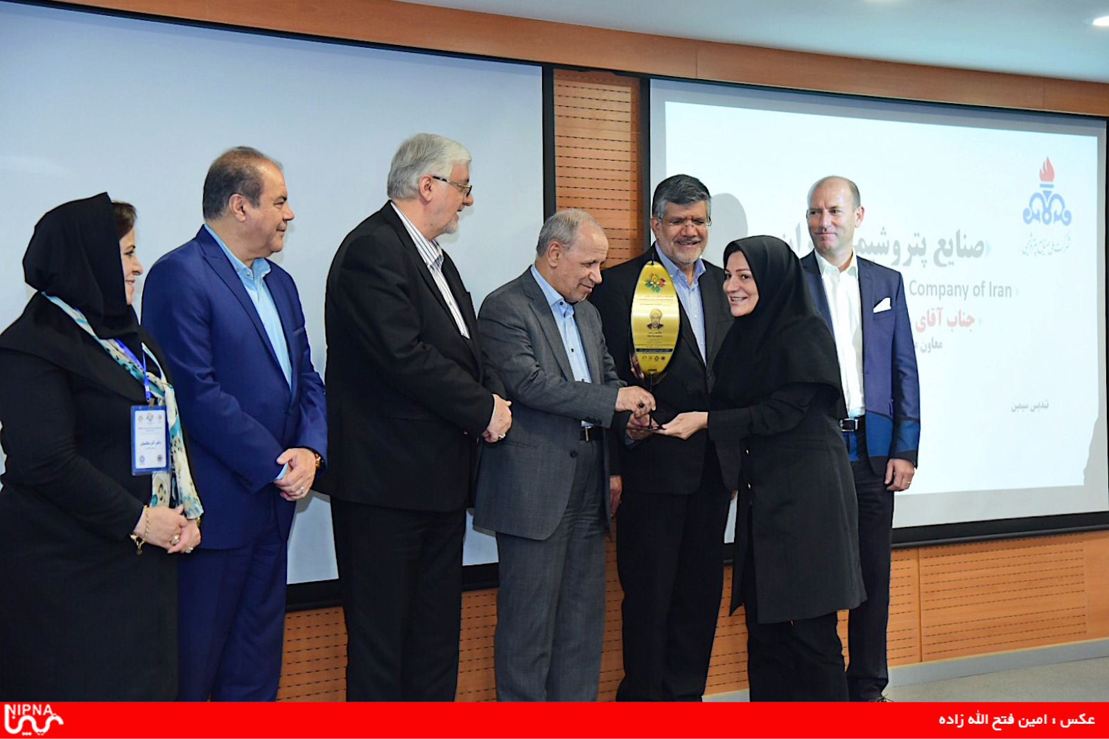 کسب تندیس سیمین دومین کنفرانس بین المللی مدیریت دانشی از سوی شرکت ملی صنایع پتروشیمی 17