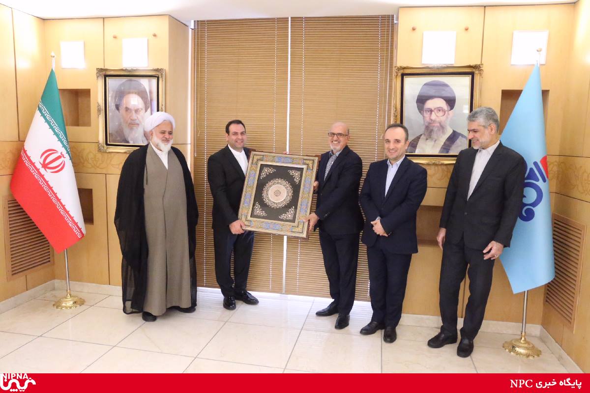 آیین تکریم ومعارفه رییس کل روابط عمومی شرکت ملی صنایع پتروشیمی 13