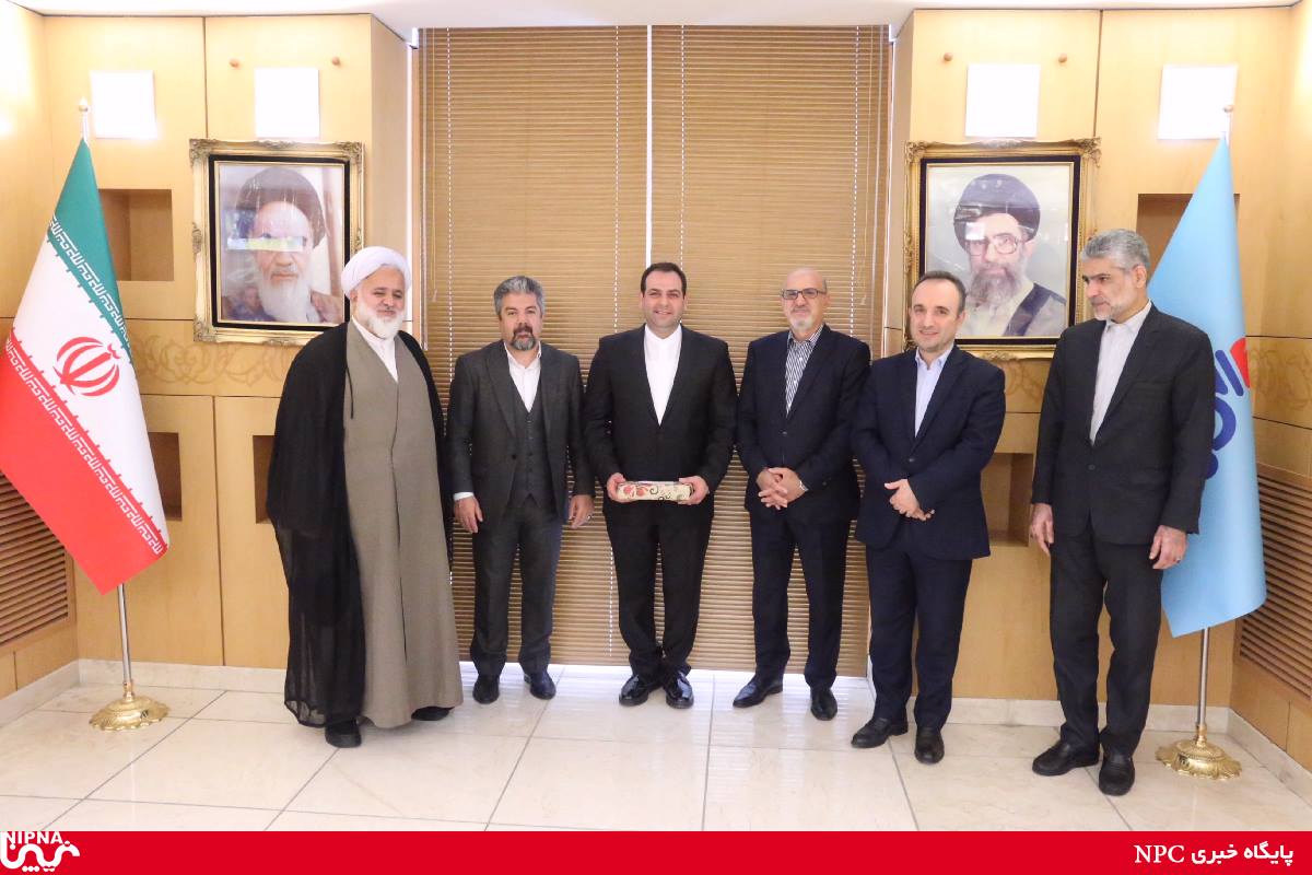 آیین تکریم ومعارفه رییس کل روابط عمومی شرکت ملی صنایع پتروشیمی 14