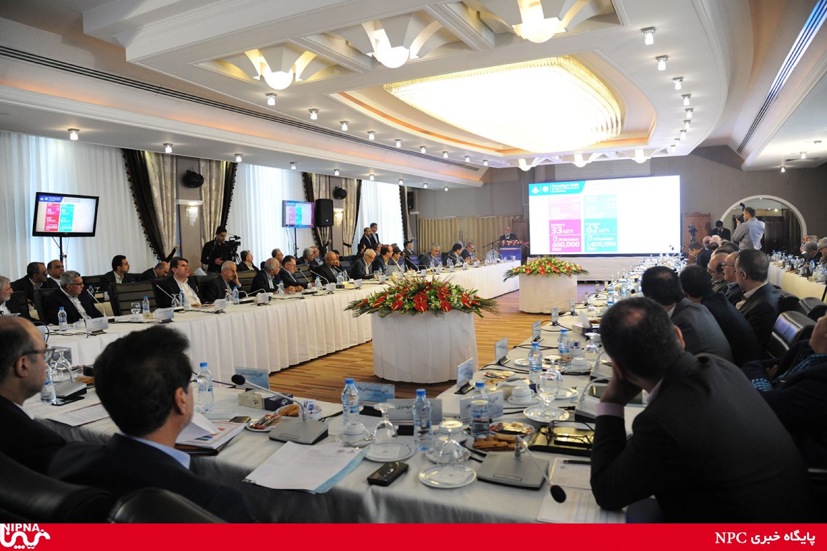 اولین روز برگزاری اجلاس مدیران عامل شرکت های تولیدی صنعت پتروشیمی در مشهد 10