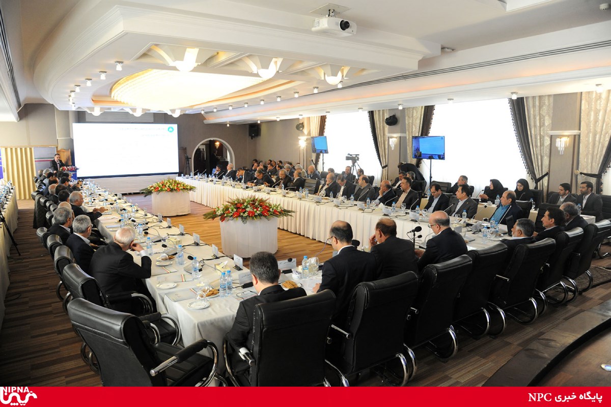 دومین روز برگزاری اجلاس مدیران عامل شرکت های تولیدی صنعت پتروشیمی در مشهد 18