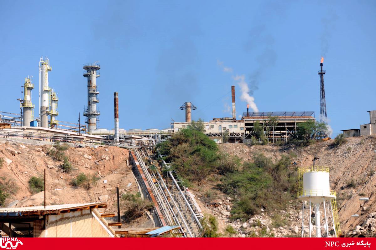 بازدید معاون وزیر و مدیر عامل شرکت ملی صنایع پتروشیمی از تاسیسات صنعت نفت در خارک 22
