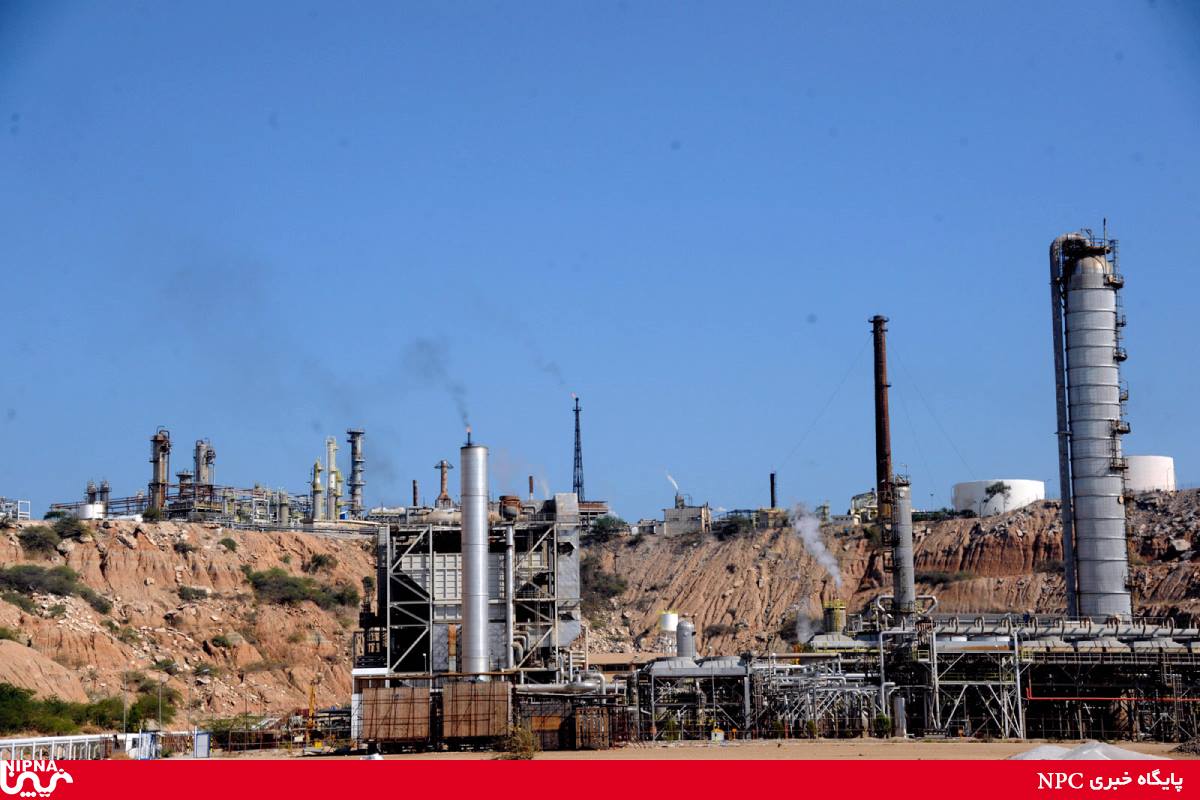 بازدید معاون وزیر و مدیر عامل شرکت ملی صنایع پتروشیمی از تاسیسات صنعت نفت در خارک 25