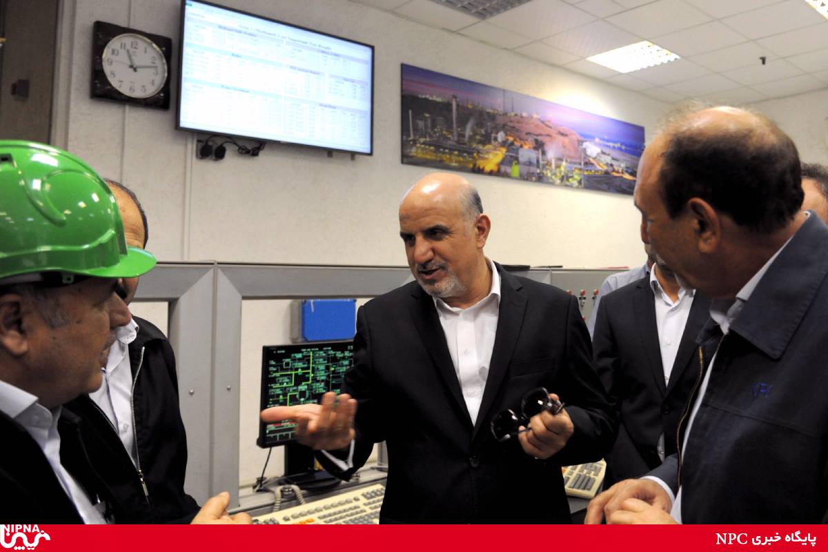 بازدید معاون وزیر و مدیر عامل شرکت ملی صنایع پتروشیمی از تاسیسات صنعت نفت در خارک 26