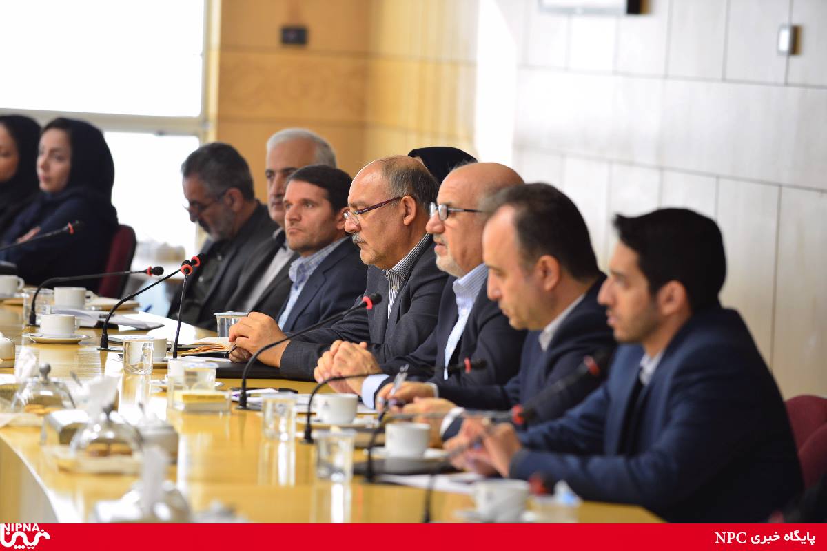 نشست معاون وزیر نفت در امور پتروشیمی با مدیر و کارکنان امور برنامه ریزی  وتوسعه شرکت ملی صنایع پتروشیمی 6