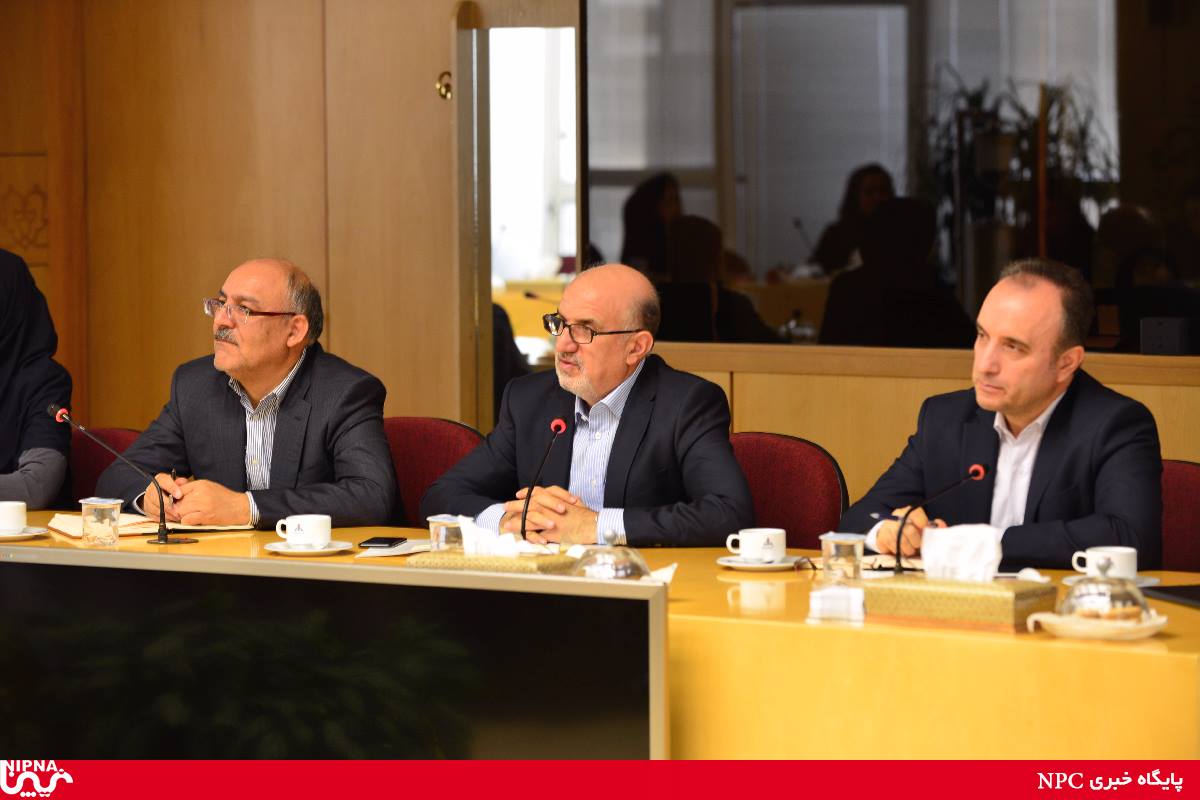 نشست معاون وزیر نفت در امور پتروشیمی با مدیر و کارکنان امور برنامه ریزی  وتوسعه شرکت ملی صنایع پتروشیمی 12