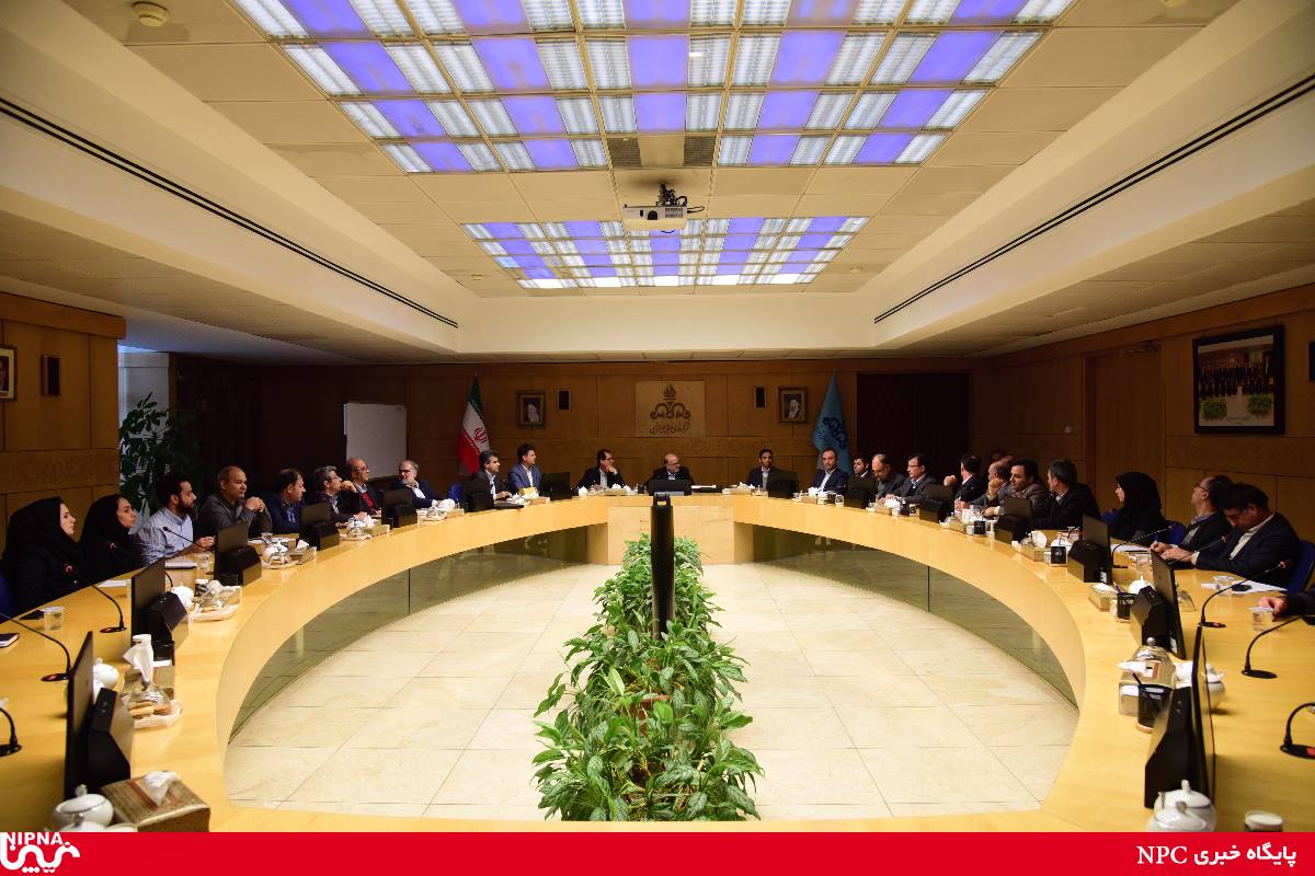 نشست معاون وزیر نفت در امور پتروشیمی با مدیر و کارکنان مدیریت طرح های شرکت ملی صنایع پتروشیمی 1