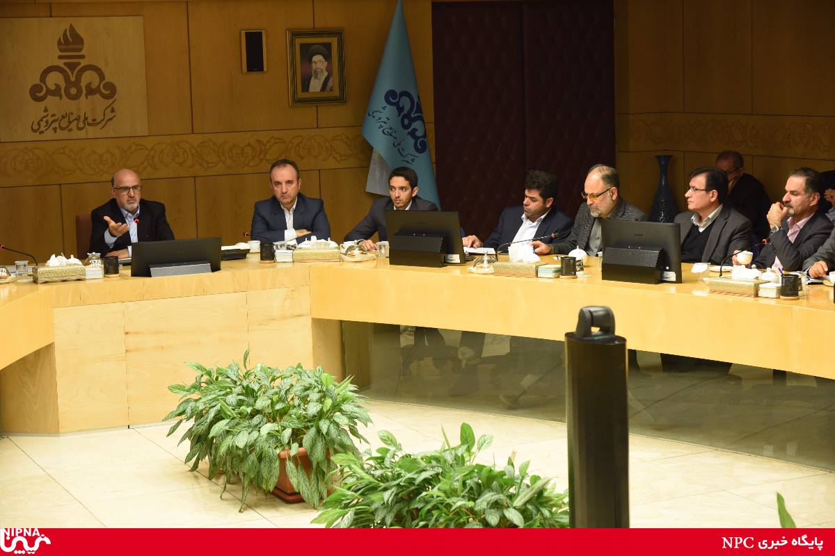 نشست معاون وزیر نفت در امور پتروشیمی با مدیر و کارکنان مدیریت طرح های شرکت ملی صنایع پتروشیمی 9