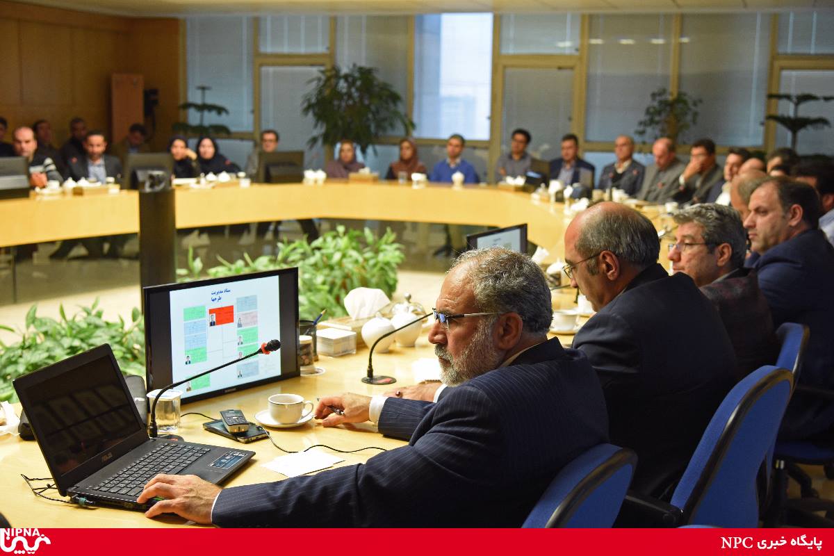 نشست معاون وزیر نفت در امور پتروشیمی با مدیر و کارکنان مدیریت طرح های شرکت ملی صنایع پتروشیمی 12