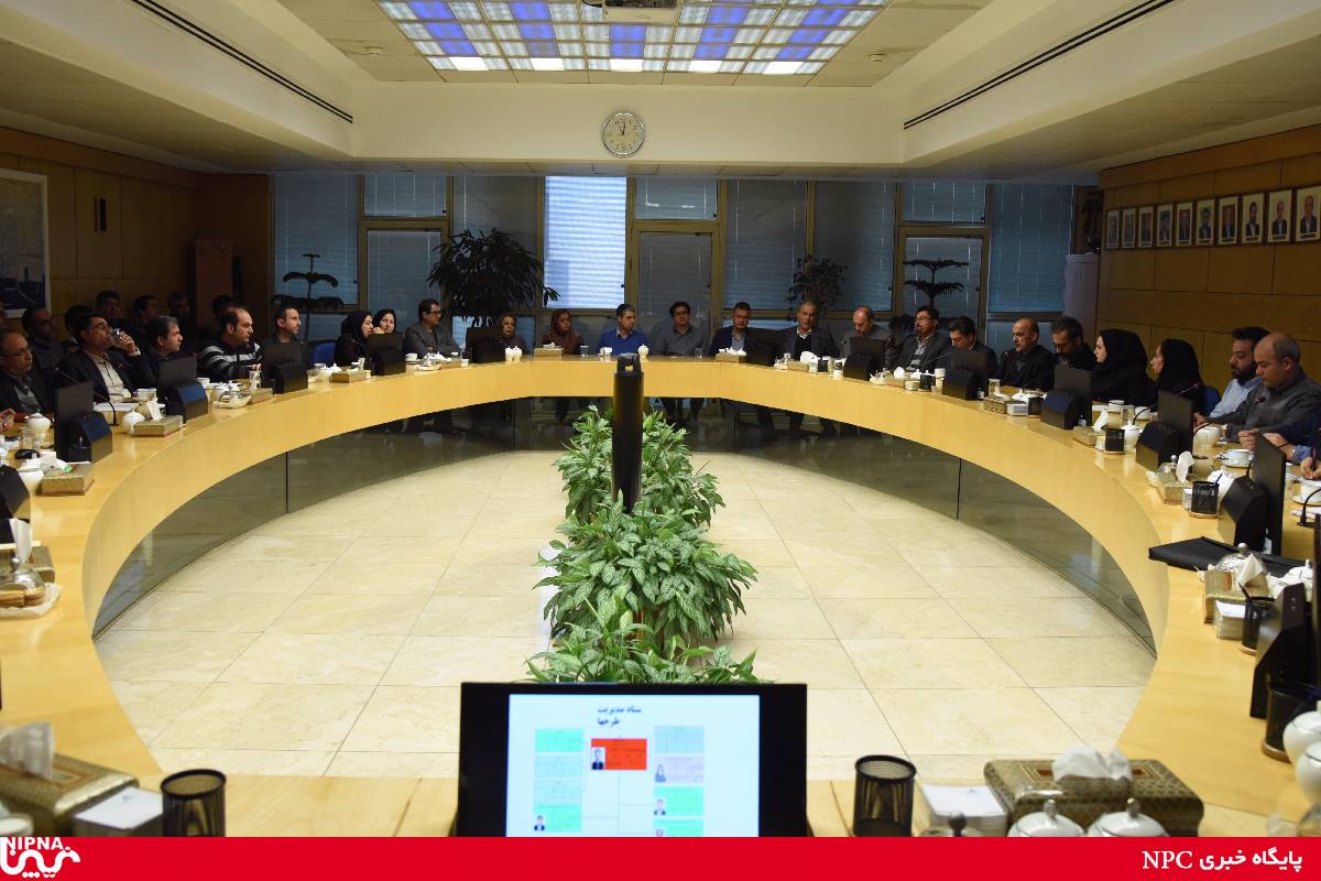 نشست معاون وزیر نفت در امور پتروشیمی با مدیر و کارکنان مدیریت طرح های شرکت ملی صنایع پتروشیمی 19