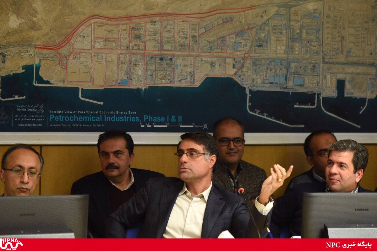 نشست معاون وزیر نفت در امور پتروشیمی با مدیر و کارکنان مدیریت طرح های شرکت ملی صنایع پتروشیمی 23