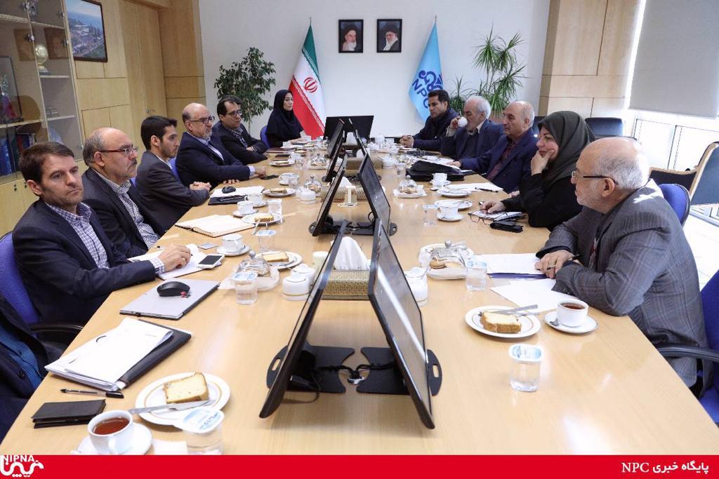 نشست مشترک مدیران عامل ادوار شرکت ملی صنایع پتروشیمی با بهزاد محمدی 1