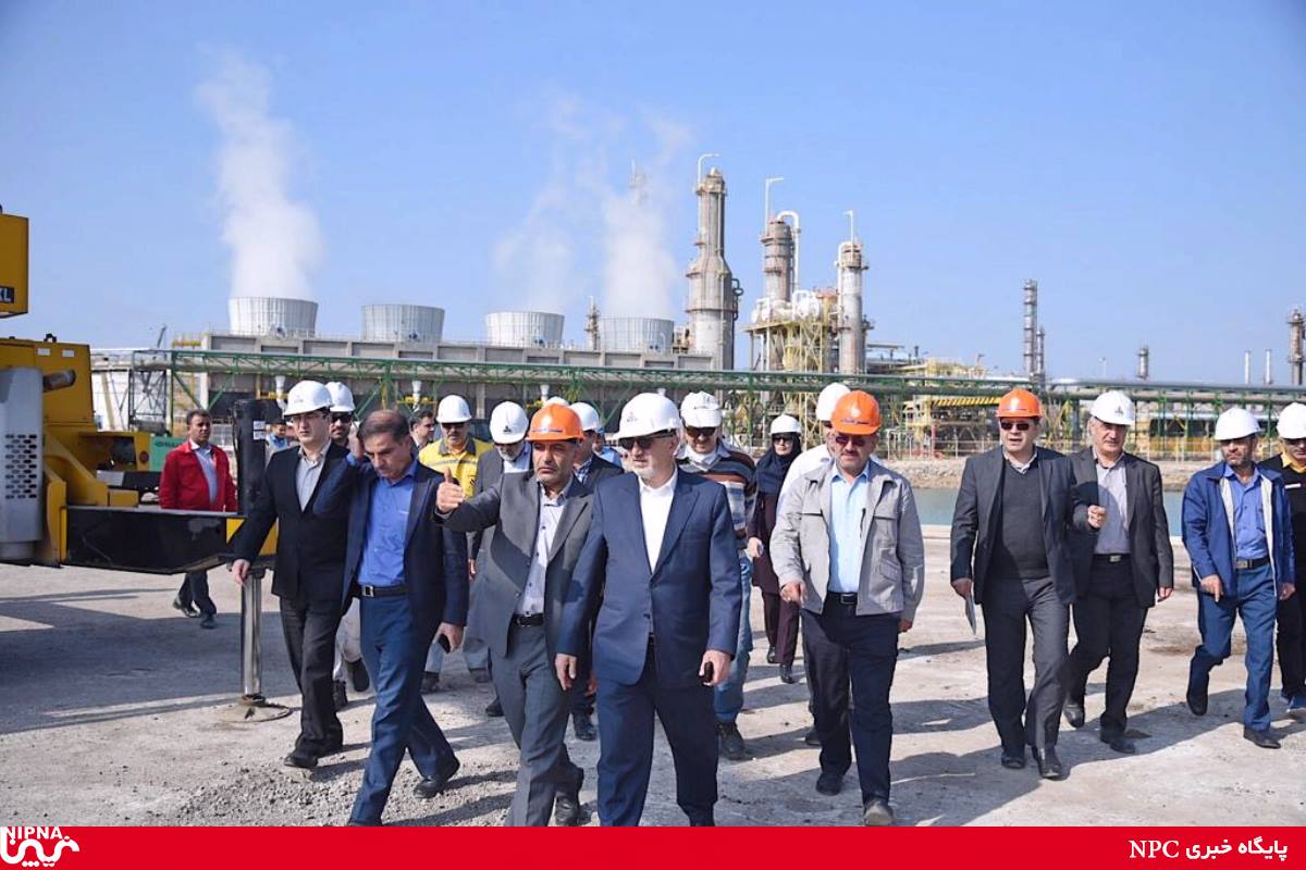 مدیر عامل NPCمطابق برنامه بازدیدهای منظم از روند اجرای پروژه های صنعت پتروشیمی ، از طرح NGL3200 و چند طرح در دست اجرا در ماهشهر دیدن کرد 18
