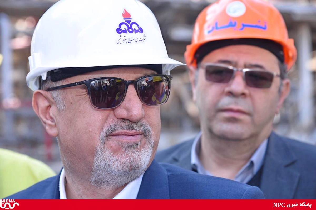 مدیر عامل NPCمطابق برنامه بازدیدهای منظم از روند اجرای پروژه های صنعت پتروشیمی ، از طرح NGL3200 و چند طرح در دست اجرا در ماهشهر دیدن کرد 25