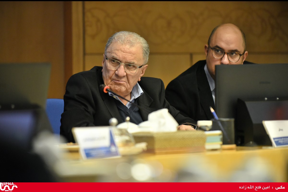 نشست هم‌اندیشی تولیدکنندگان کاتالیست‌های صنعت پتروشیمی با مدیر عامل شرکت ملی صنایع پتروشیمی 7