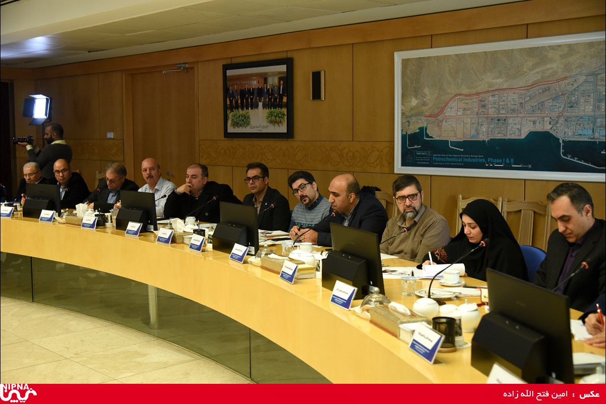 نشست هم‌اندیشی تولیدکنندگان کاتالیست‌های صنعت پتروشیمی با مدیر عامل شرکت ملی صنایع پتروشیمی 12