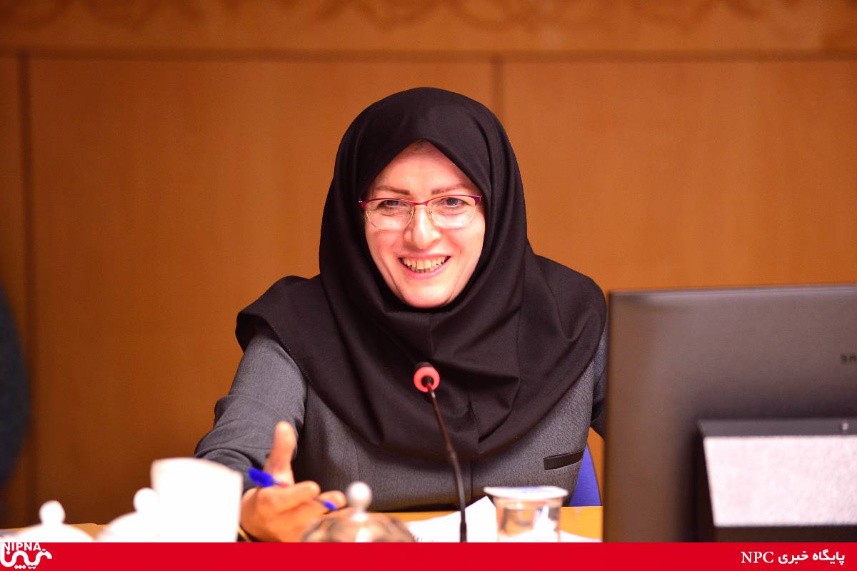 نشست مدیرعامل شرکت ملی صنایع پتروشیمی با رئیس و کارکنان دفتر توسعه صنایع پائین دستی پتروشیمی - 98/9/26 1