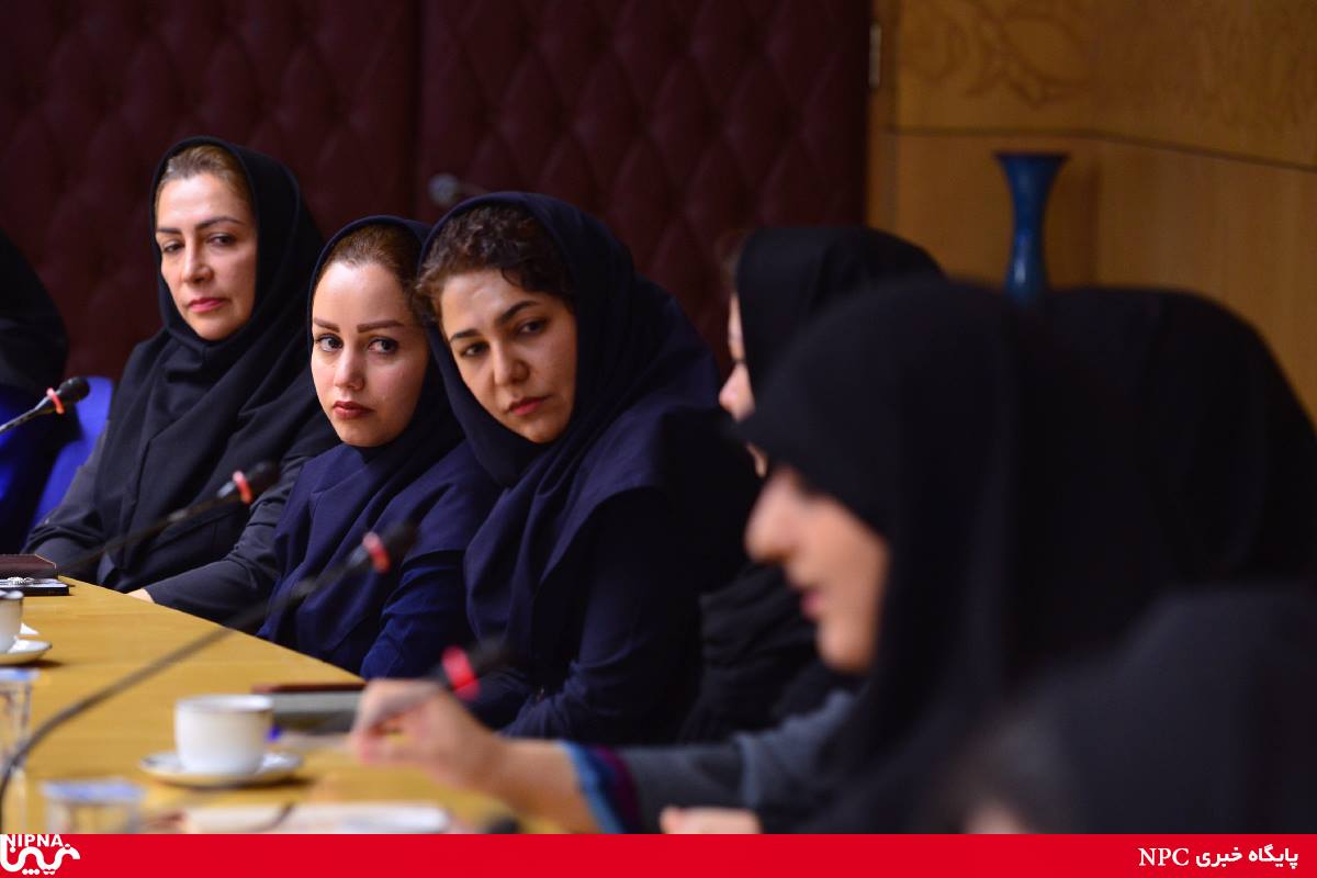 نشست مدیرعامل شرکت ملی صنایع پتروشیمی با رئیس و کارکنان دفتر توسعه صنایع پائین دستی پتروشیمی - 98/9/26 8