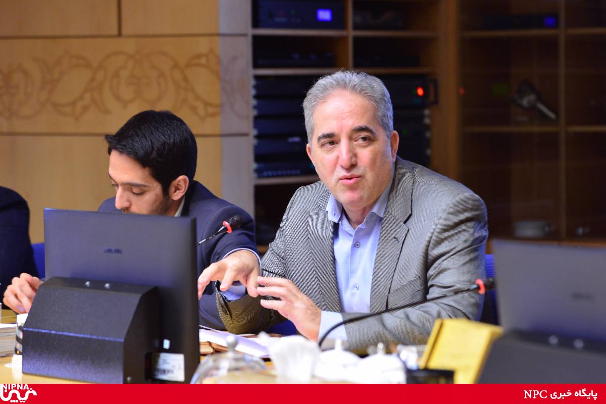 نشست مدیرعامل شرکت ملی صنایع پتروشیمی با رئیس و کارکنان دفتر توسعه صنایع پائین دستی پتروشیمی - 98/9/26 12