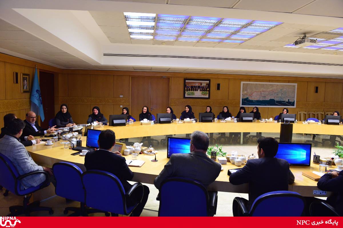 نشست مدیرعامل شرکت ملی صنایع پتروشیمی با رئیس و کارکنان دفتر توسعه صنایع پائین دستی پتروشیمی - 98/9/26 14