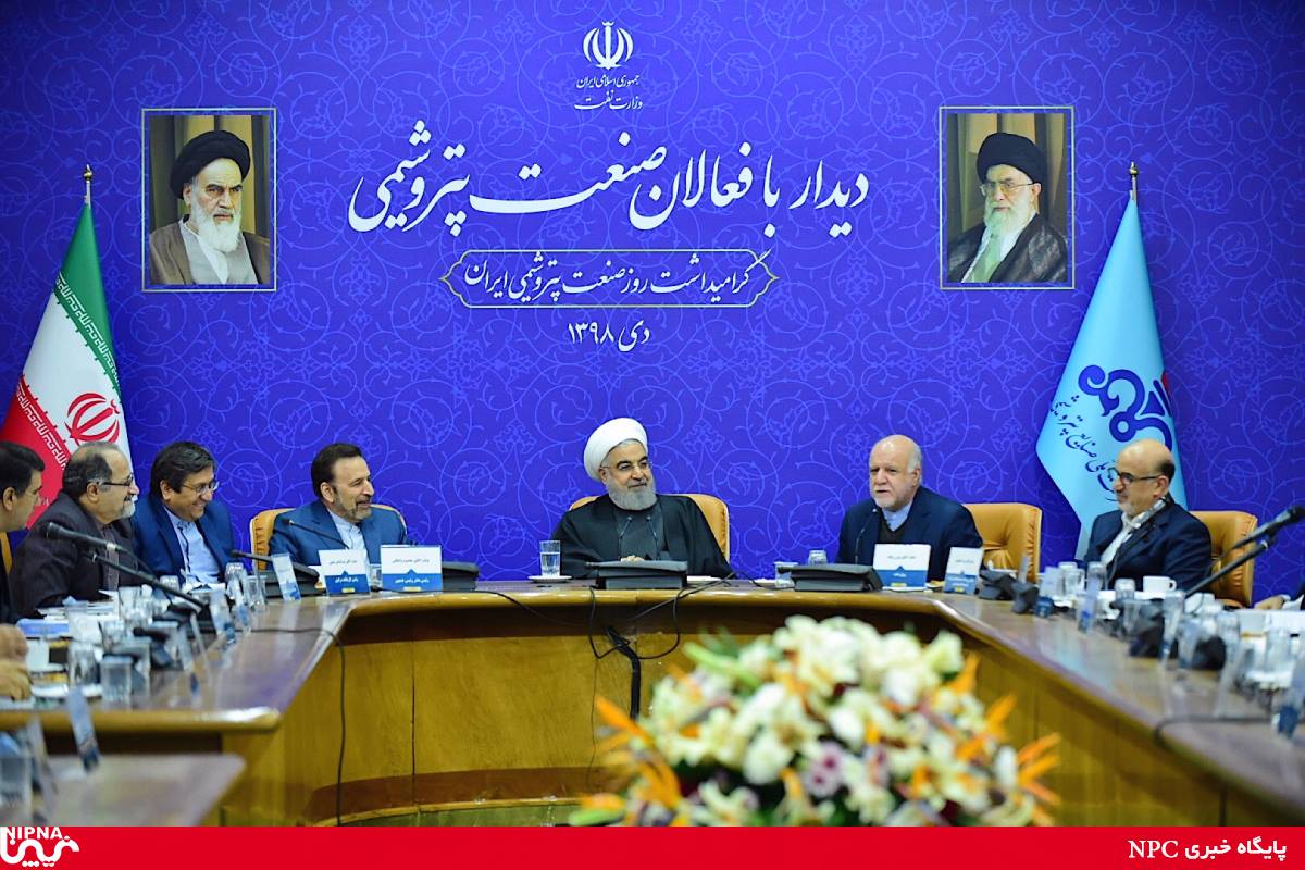 دیدار رئیس جمهوری با فعالان صنعت پتروشیمی همزمان با گرامیداشت روز صنعت پتروشیمی ایران 21