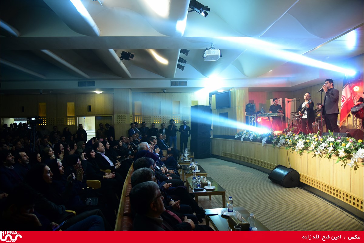 آیین گرامیداشت روز صنعت پتروشیمی با حضور مدیران ارشد وکارکنان شرکت ملی صنایع پتروشیمی 10