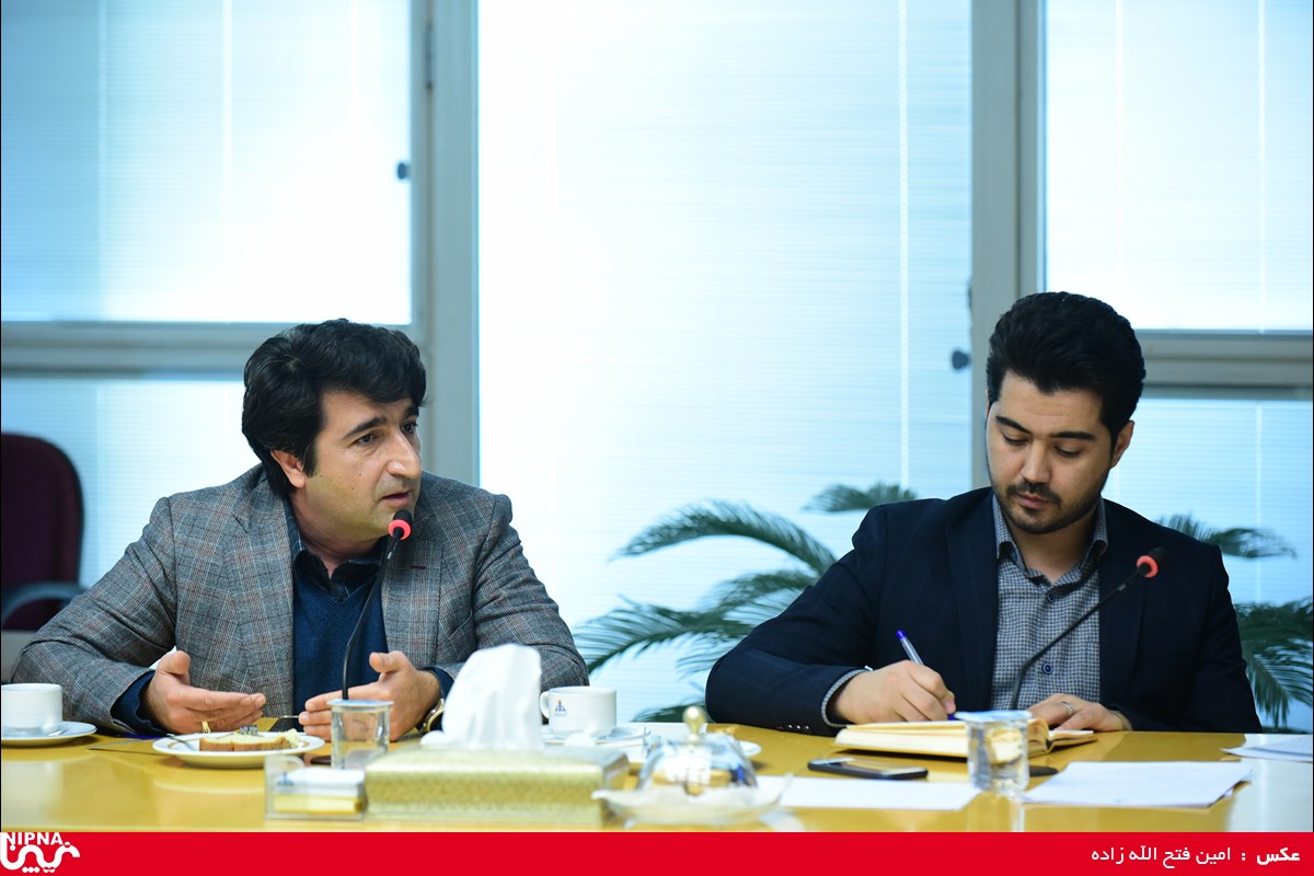 نشست معاون وزیر نفت با مدیران عامل بنگاه های تولیدی فعال درصنایع پایین دستی پتروشیمی  7
