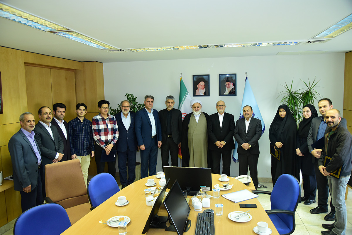 آیین تجلیل از فرزندان شهدای شاغل در شرکت ملی صنایع پتروشیمی 12