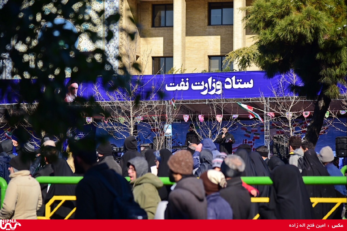 برپایی غرفه وزارت نفت وشرکت های زیر مجموعه در راهپیمایی با شکوه چهل ویکمین سالروز پیروزی انقلاب اسلامی  32