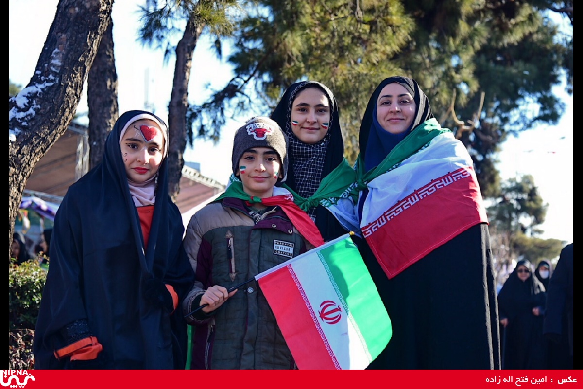 برپایی غرفه وزارت نفت وشرکت های زیر مجموعه در راهپیمایی با شکوه چهل ویکمین سالروز پیروزی انقلاب اسلامی  43