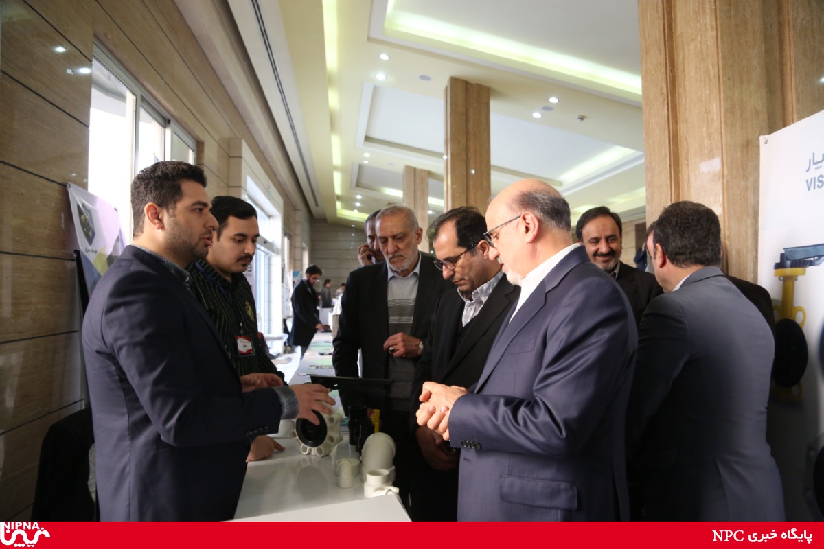 بازدید معاون وزیر نفت ومدیر عامل شرکت ملی صنایع پتروشیمی از نمایشگاه شرکت‌های دانش‌بنیان و استارت‌آپ‌های صنعت نفت 28