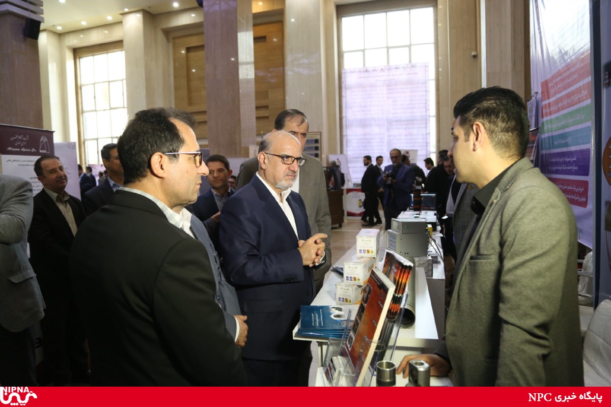 بازدید معاون وزیر نفت ومدیر عامل شرکت ملی صنایع پتروشیمی از نمایشگاه شرکت‌های دانش‌بنیان و استارت‌آپ‌های صنعت نفت 31