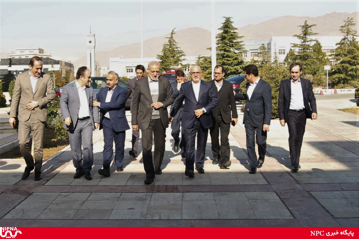 بازدید معاون وزیر نفت ومدیر عامل شرکت ملی صنایع پتروشیمی از نمایشگاه شرکت‌های دانش‌بنیان و استارت‌آپ‌های صنعت نفت