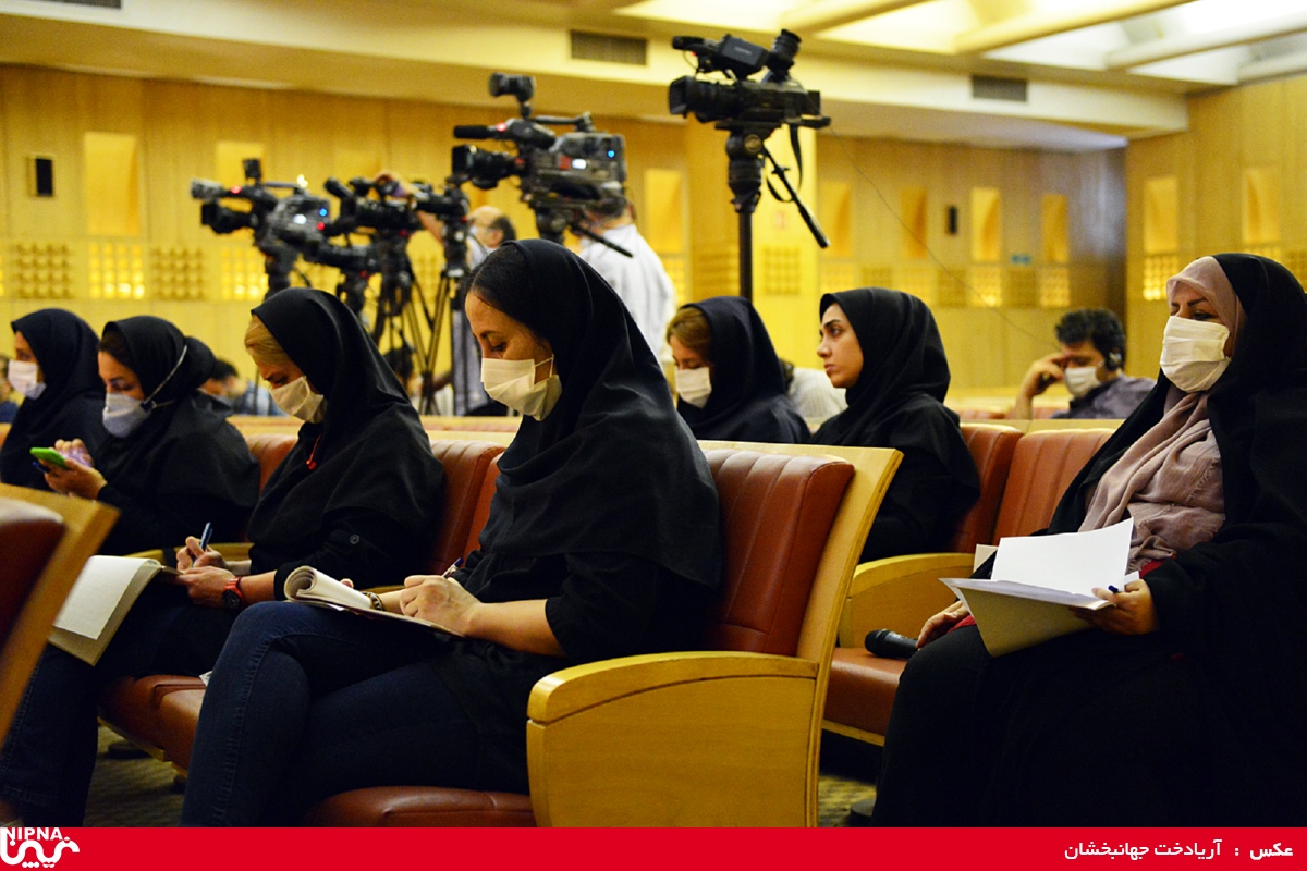 نشست خبری معاون وزیر نفت و مدیرعامل شرکت ملی صنایع پتروشیمی با اصحاب رسانه 6