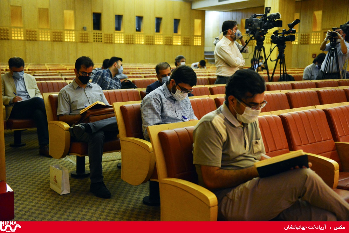 نشست خبری معاون وزیر نفت و مدیرعامل شرکت ملی صنایع پتروشیمی با اصحاب رسانه 12