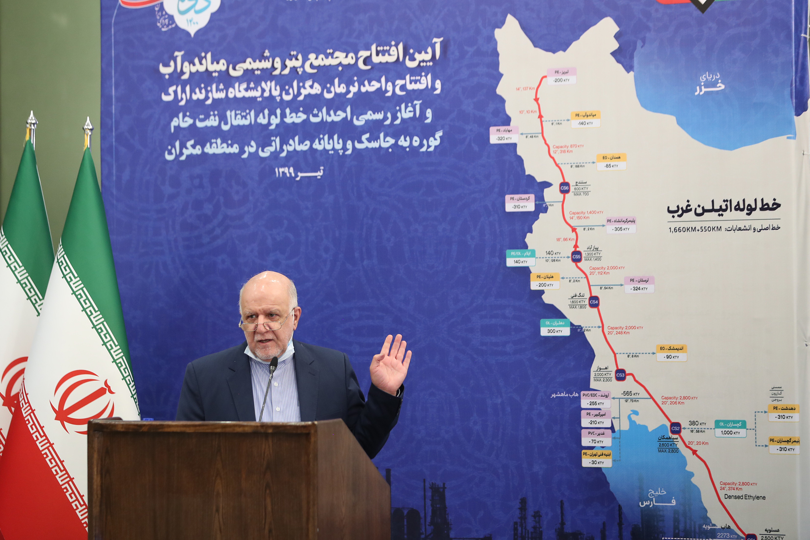 وزیر نفت در مراسم افتتاح پتروشیمی میاندوآب